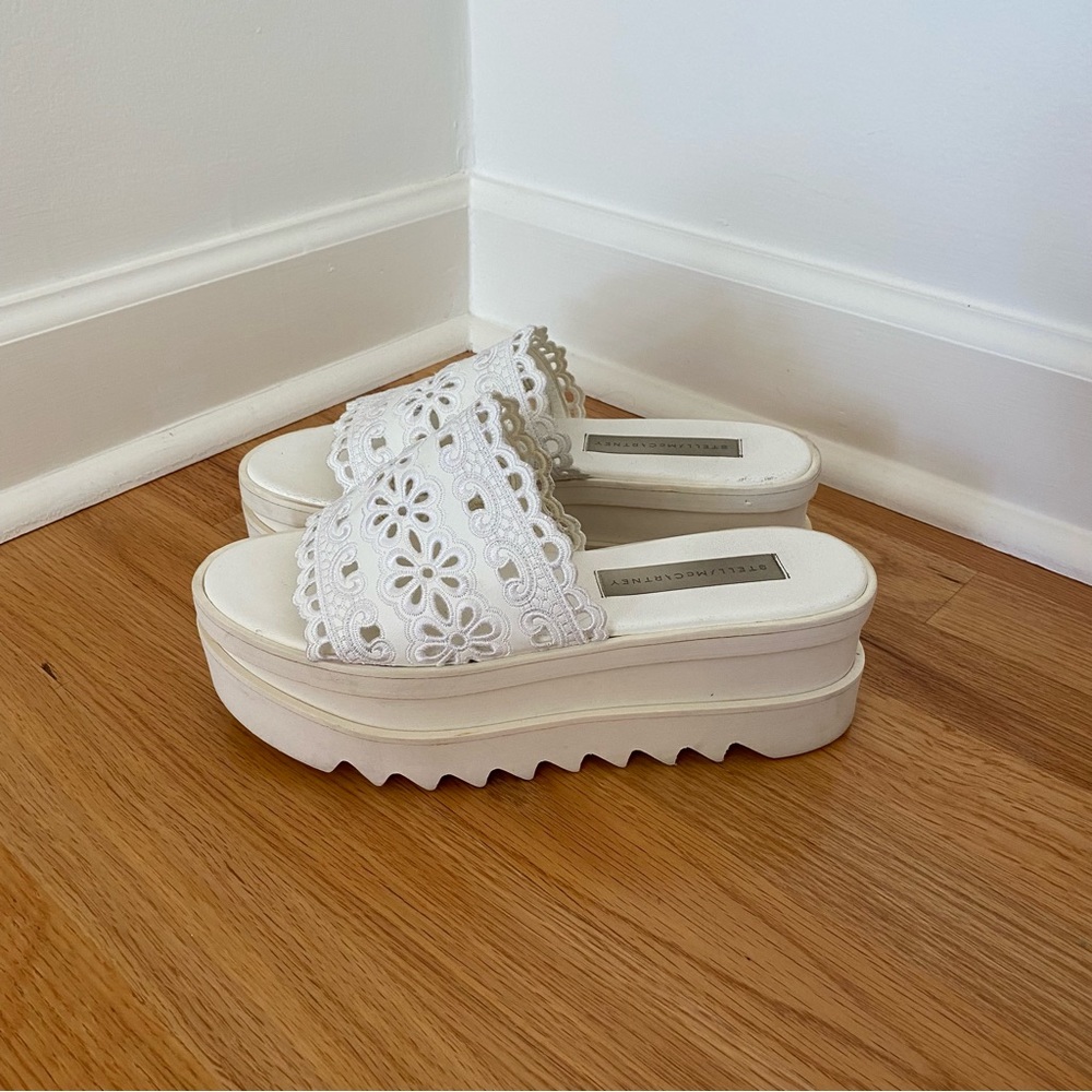 Stella McCartney White Floral Embroidered Cut Out Platform Slide Sandals